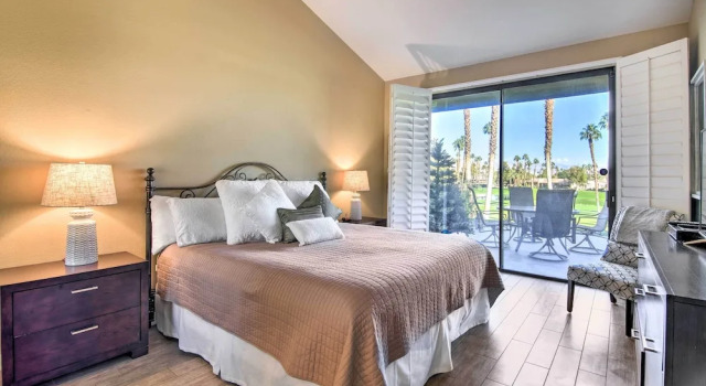 6 Mi to El Paseo: Gem w/ Pool Access!