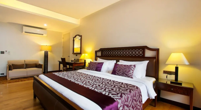 Двухместный номер Deluxe с балконом Rimnaam Klangchan Hotel - SHA Plus