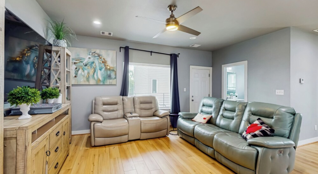 3 BR Home w/ Billiards & Ping Pong, Near Downtown, Забронировать Дом для отпуска Хьюстон Texas Gulf Coast, рядом с Talento Bilingue de Houston