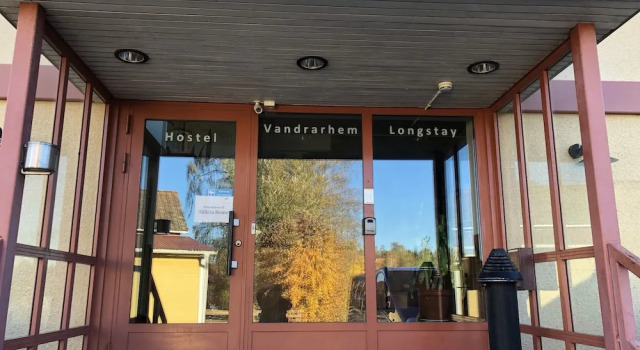 Hållsta Home Vandrarhem - Hostel, Забронировать Хостел Эскильстуна 