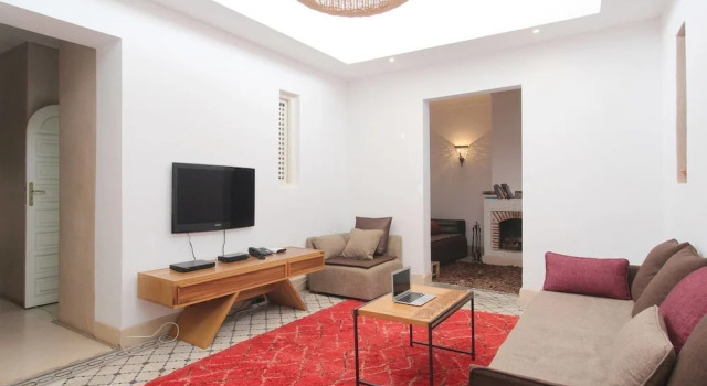 Stylish loft with private roof top, Забронировать Апартаменты/квартира Отели Марракеш-Тенсифт-Эль-Хауз с парковкой, Парковка