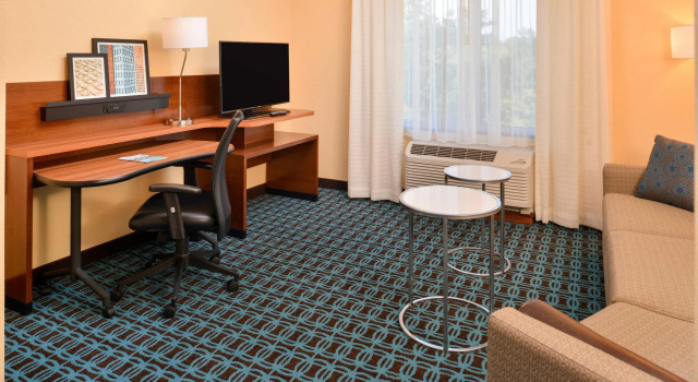 Двухместный люкс c 1 комнатой Fairfield Inn & Suites by Marriott St. Joseph