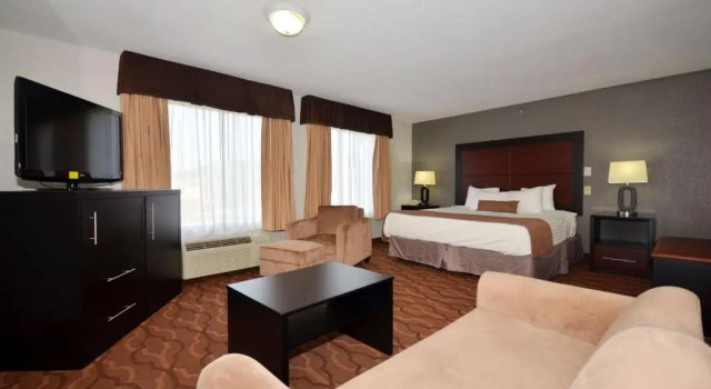 Suite Best Western Commerce Inn