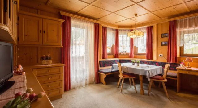 Апартаменты Standard Alpin Apartments Colfosco