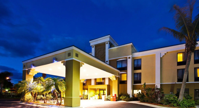 Holiday Inn Express Vero Beach-West I-95, an IHG Hotel, Prenota Hotel Vero Beach South Florida