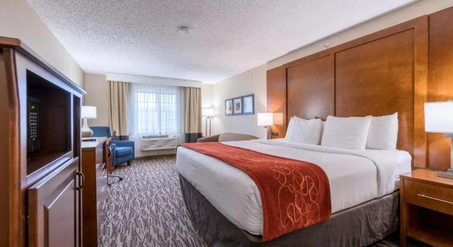 Люкс c 1 комнатой Comfort Suites Golden West on Evergreen Parkway