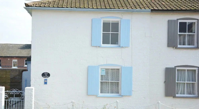 Vesta Cottage, Orford, Buchen Sie Ferienhaus Hotels in Suffolk mit Parkplatz, Parkplätze