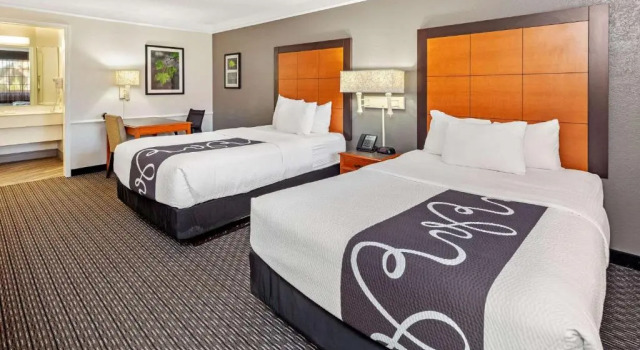 Четырёхместный номер Standard La Quinta Inn Ventura