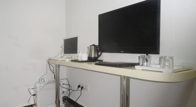 Shenzhen Huangjintai Hotel, Rezerwuj Hotel Hotele w Shenzhen z parkingiem, Parking