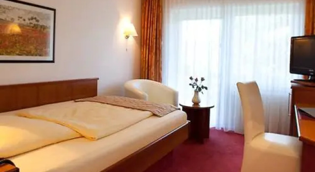 Hotel Villa Elben Lörrach bei Basel, Reserva ahora Villa Cabañas en Baden-Wurtemberg, Cabaña