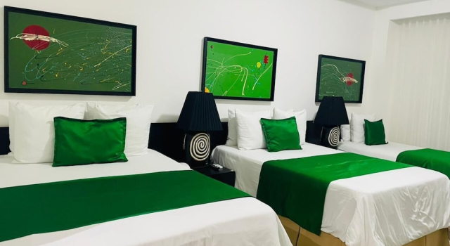 Трёхместный номер Standard c 1 комнатой Hotel Galerias HN