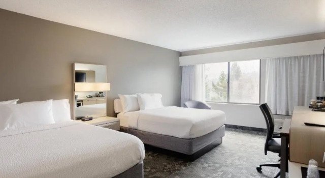 Четырёхместный номер Standard Courtyard by Marriott Harrisonburg