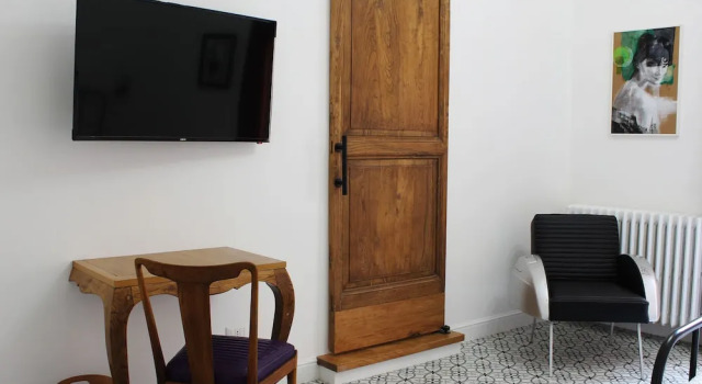 Ottantotto Viterbo, Book Hotel Hoteller i Lake Vico med parkering, Parkering