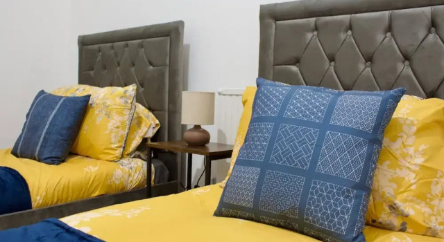 Green Corner House Sleeps 6 & Free Parking, Boek Vakantiehuis Vakantiehuizen in Nottingham, Cottage