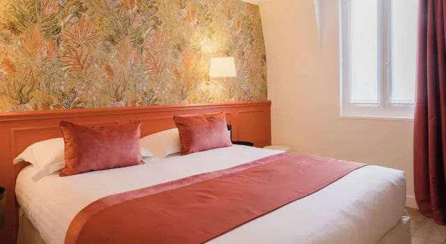 Двухместный номер Standard с балконом Best Western Hôtel De France