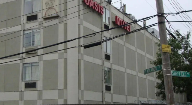 Oasis Motel in Brooklyn, Забронировать Мотель Отели Нью-Йоркской агломерации с парковкой, Парковка