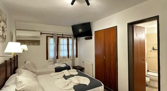 Четырёхместный номер Standard Hotel Del Viejo Esquiador