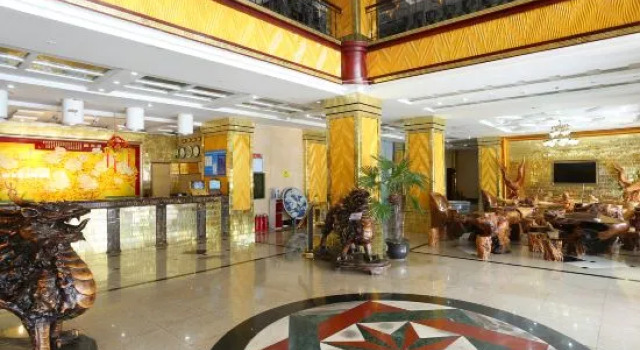 Dongxing Hotel, Book Hotel Hotels in Dandong with Parking, Parking