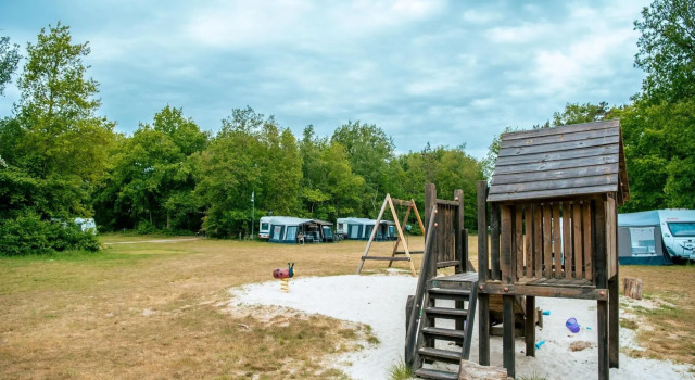 Wooden chalet with microwave, on a holiday park near three national parks, Varaa Mökki Ruinen Drenthe