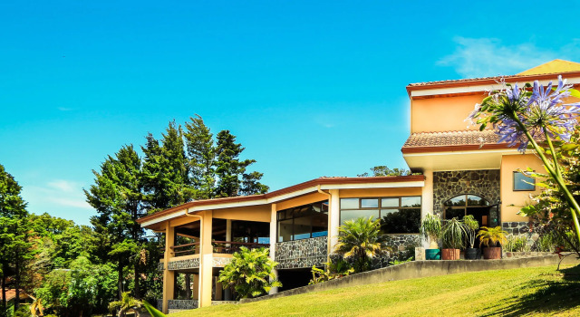 Manakin Lodge, Monteverde, Забронировать Отель Отели Монтеверде 3 звезды, рядом с Сыроварня Монтеверде, 3*
