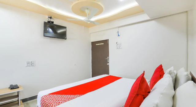 OYO 69018 Hotel Jet Inn, Rezerwuj Hotel Hotele w Gujarat ze śniadaniem, Śniadanie