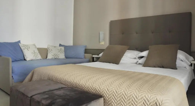 Трёхместный номер Standard с балконом Hotel Madera