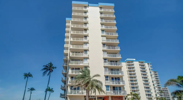 Fort Myers Beach Studio w/ Balcony & Views!, Забронировать Апартаменты/квартира Отели Fort Myers Area с парковкой, Парковка