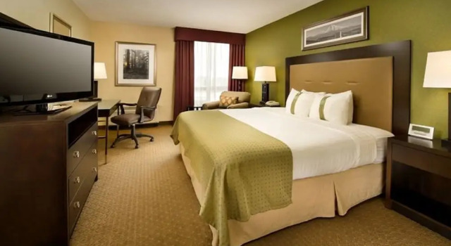 Двухместный номер Standard с видом на горы Holiday Inn Portland-Airport I-205 by IHG