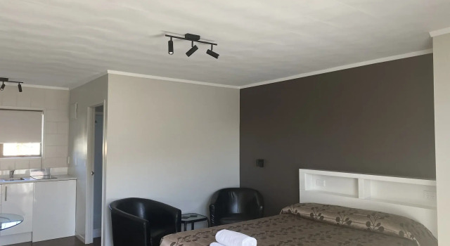 Wayfarer Motel
