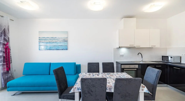 Deluxe Villa Laura 0a, Забронировать Вилла Коттеджи Новалья, Коттедж