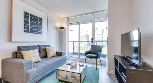 Newly Decorated Condo Great View Parking, Varaa Hotelli Toronto 