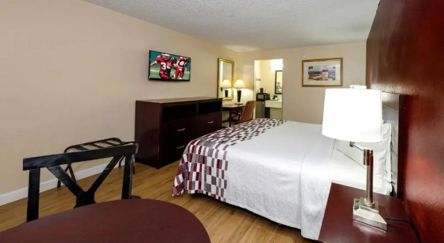 Двухместный номер Standard с видом на бассейн Red Roof Inn Ellenton - Bradenton NE