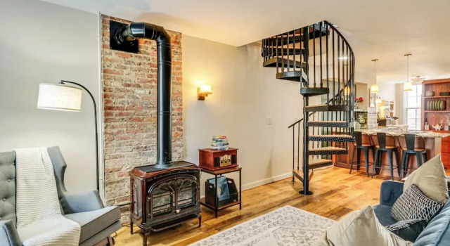 Апартаменты Dtwn at Your Door: Historic Frederick Gem w/ Yard!