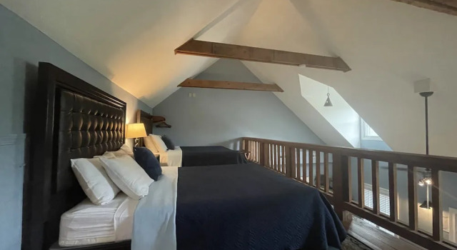 Люкс Deluxe с 2 комнатами Harbour Square Suites