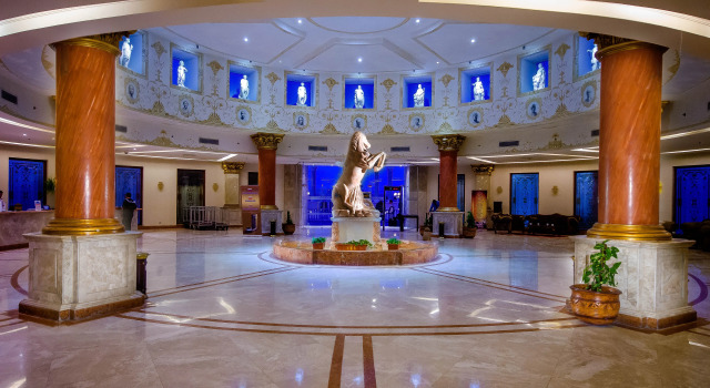 Titanic Palace - Families and Couples only