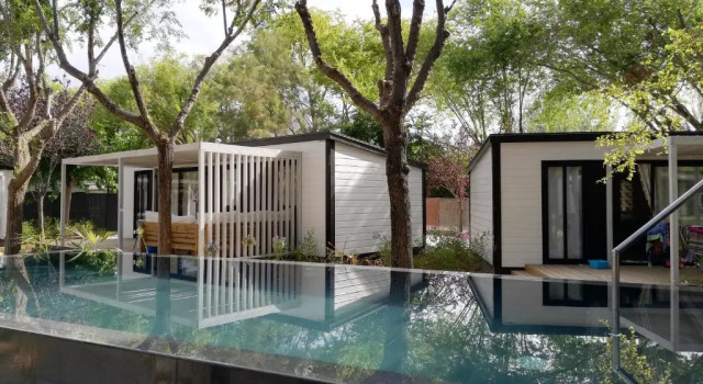 Бунгало Deluxe Tamarit Beach Resort