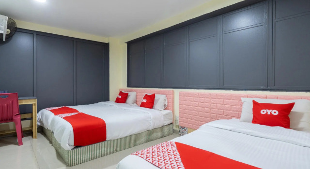 OYO 89717 Budget Star Hotel