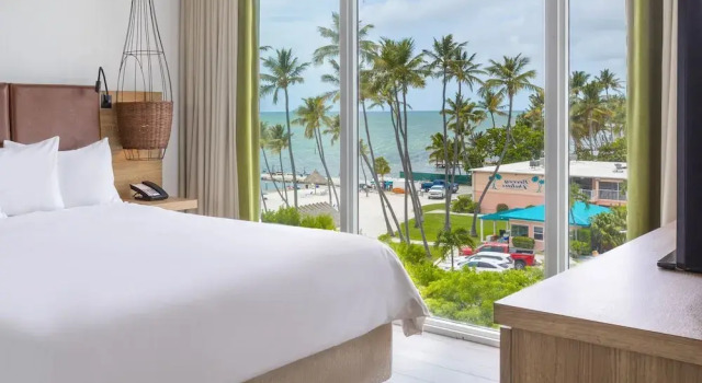 Двухместный люкс Standard Amara Cay Resort