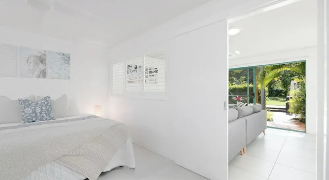 Апартаменты Deluxe c 1 комнатой с балконом Chez Noosa Holiday Apartments
