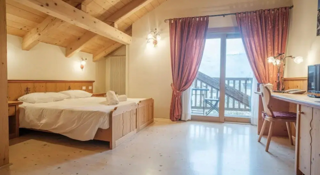 Трёхместный номер Standard с балконом Casa Moresc