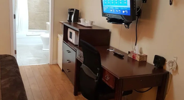 Номер Deluxe Parkway Motel & European Lodges