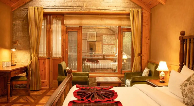 Двухместный номер Deluxe с балконом ShivAdya Boutique Stay Near Manali Quiet Naggar Side Retreat