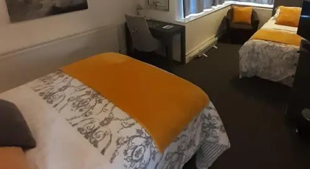 Heatherlea Guest House, Забронировать Гостевой дом Уилмслоу Чешир