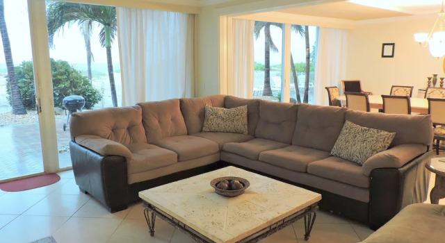 Oceanfront Luxury Townhouse 5/4 FOR 18 Heated Pool, Rezerwuj Hotel Hotele w Broward County z parkingiem, Parking