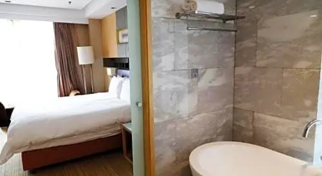 Двухместный номер Standard c 1 комнатой Qingdao  Parkview Holiday Hotel