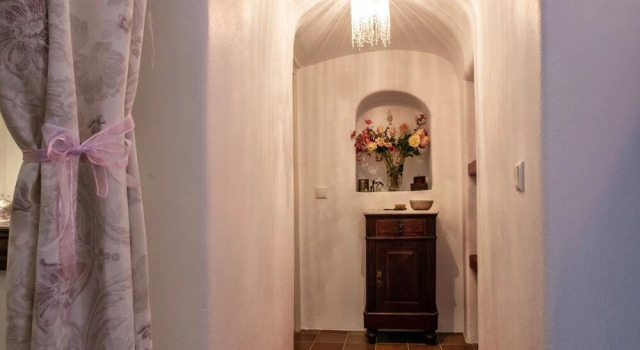 Mezzo Cave House, Забронировать Отель Отели Пиргос 3 звезды, 3*