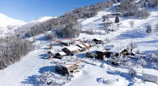 Les 2 tetes 2, Book Hotel Hoteller i Rhône-Alps med parkering, Parkering