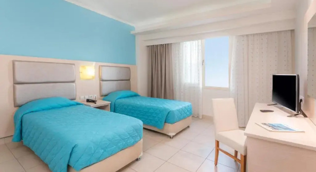Семейный номер Standard с видом на море Grand Blue Beach Hotel