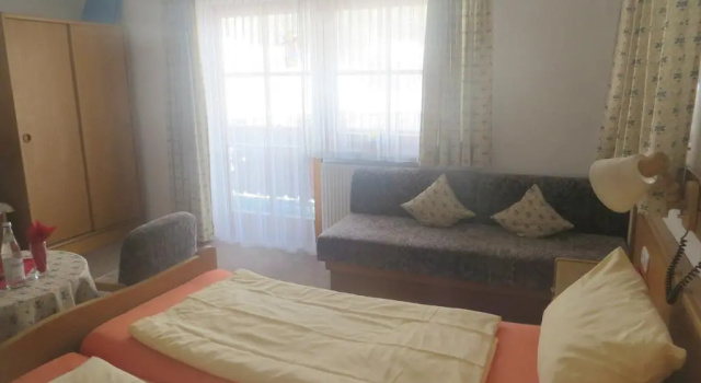 Berggasthof-Pension Oberkälberstein, Varaa Hotelli Hotellit Baijeri pysäköinnillä, Pysäköinti