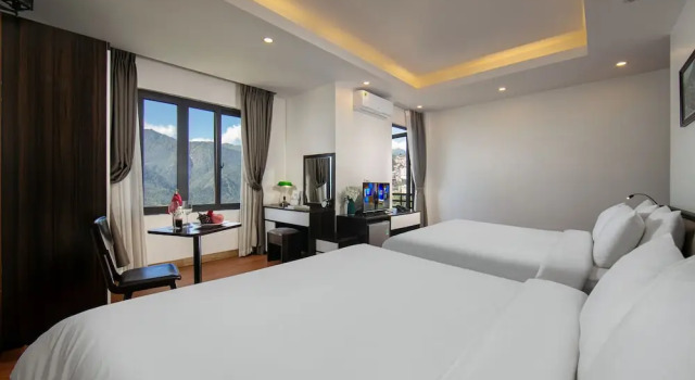 Четырёхместный семейный номер Standard с балконом и с видом на горы Sapa Valley view hotel